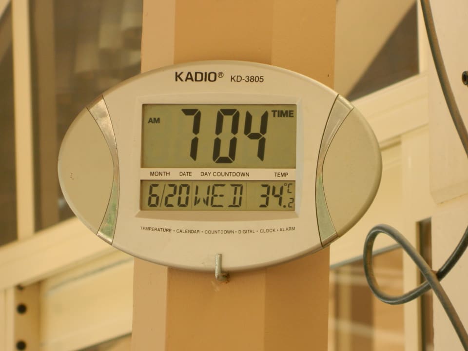 Morgens um 7 beim Frühstück Brayka Bay Resort