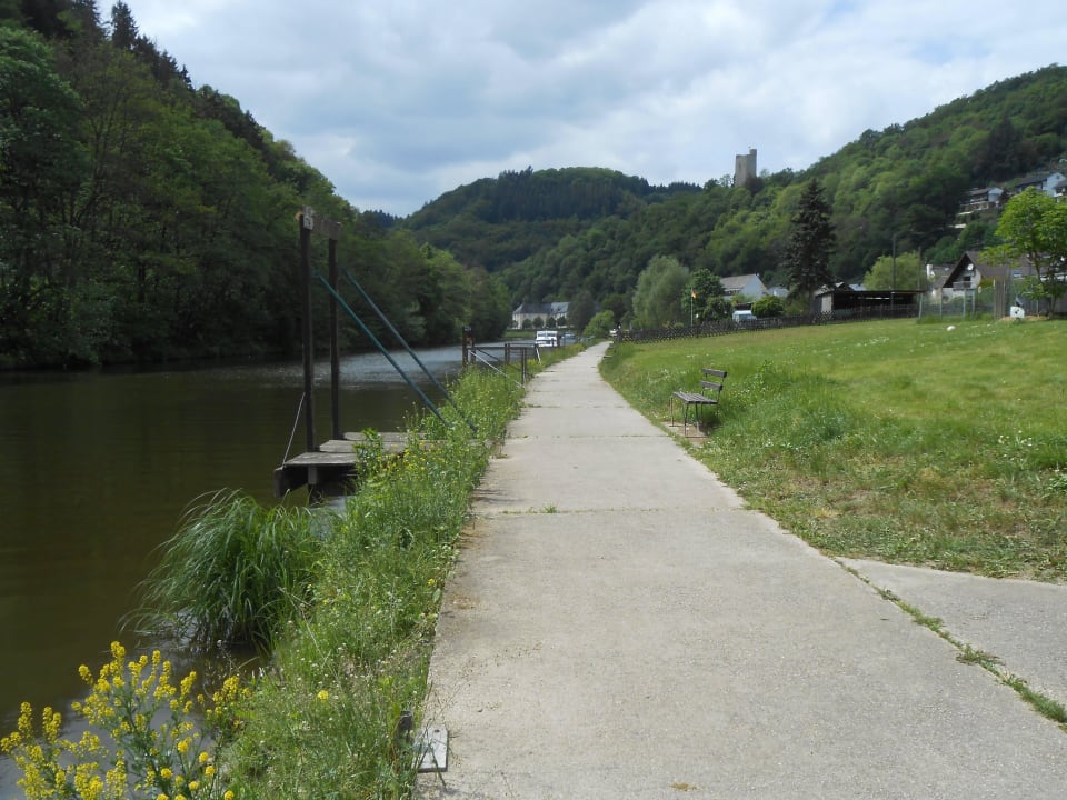 Blick vom Bootssteg Gasthof zum Lahntal