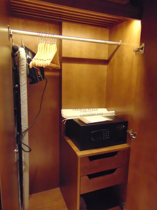 Zimmer Crowne Plaza Nairobi Airport