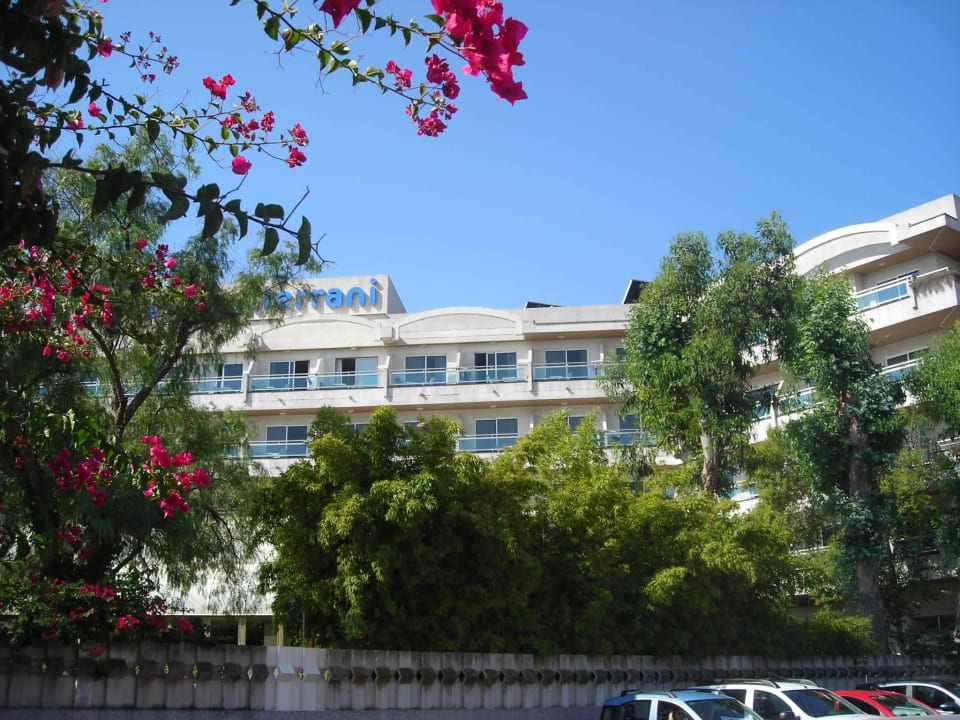 Façade de l'hotel vue depuis le parking BG Hotel Rei del Mediterrani Palace