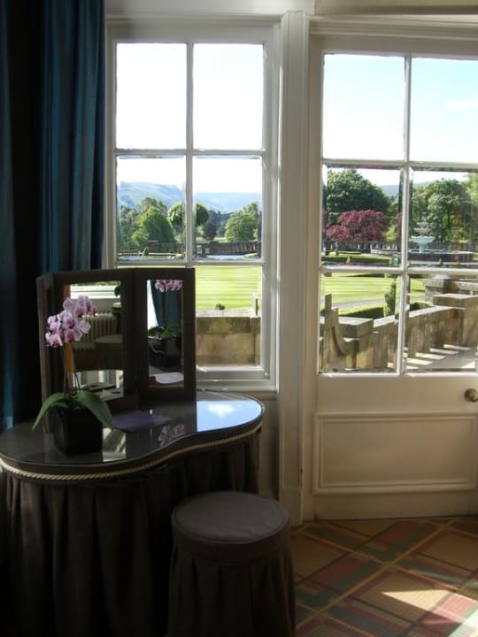 Ladies Room mit Ausblick in den Garten The Gleneagles Hotel