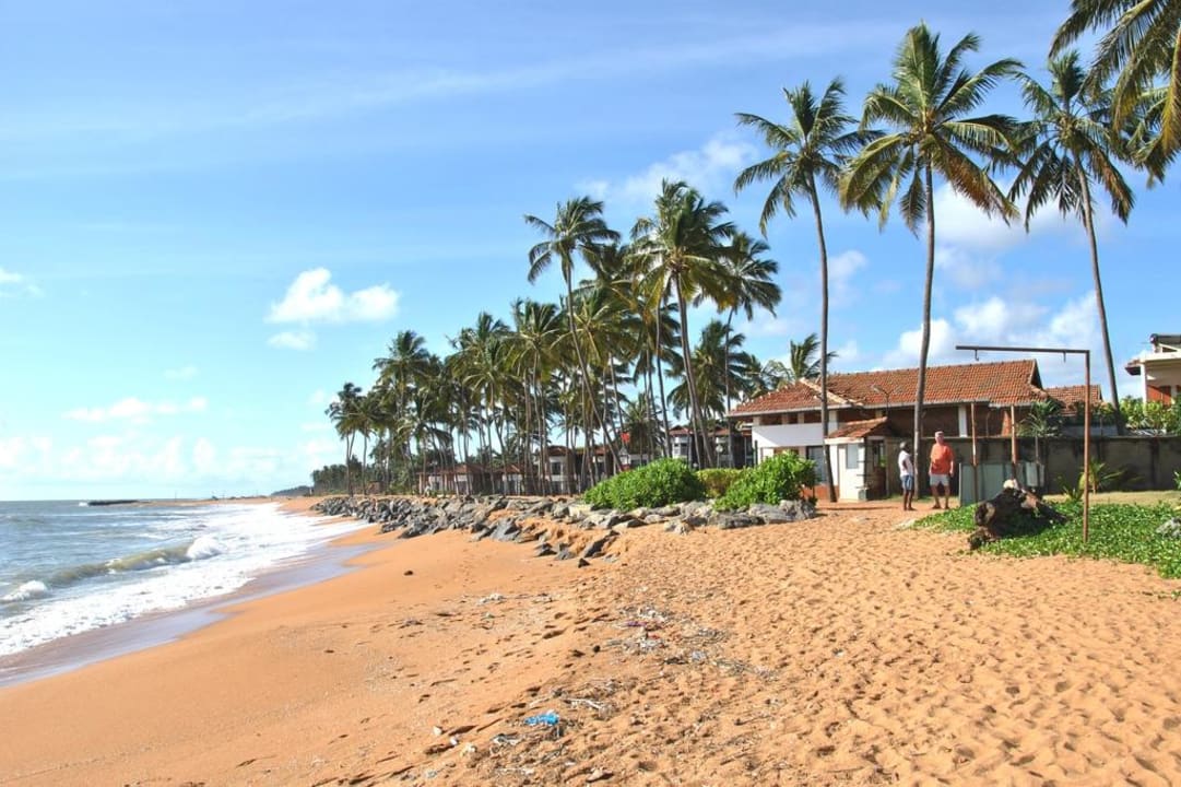Blick vom Meer zum Dolphin Hotel - Funpoolregion Club Hotel Dolphin
