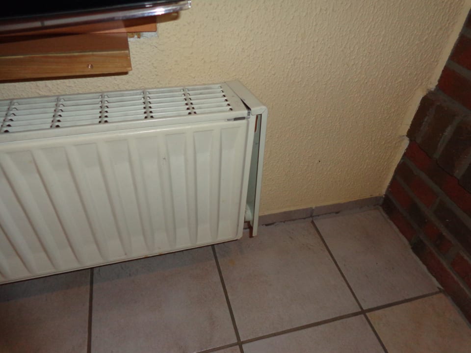 Heizkörperverkleidung defekt Center Parcs Park Nordseeküste