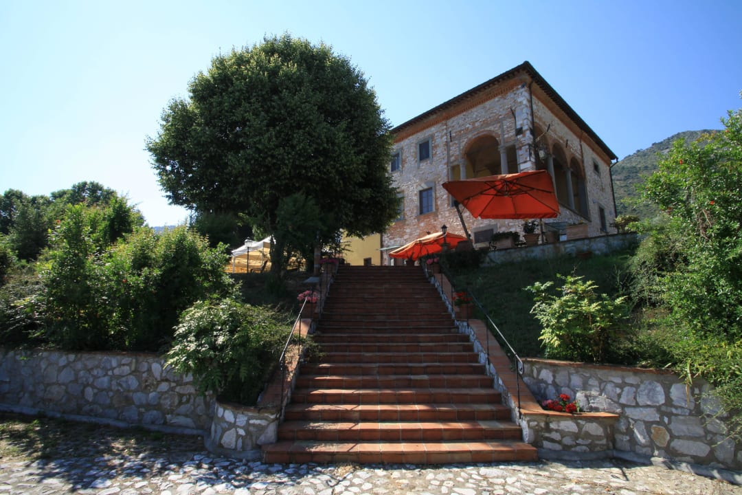 Treppe hoch vom Parkplatz Hotel Villa Rinascimento