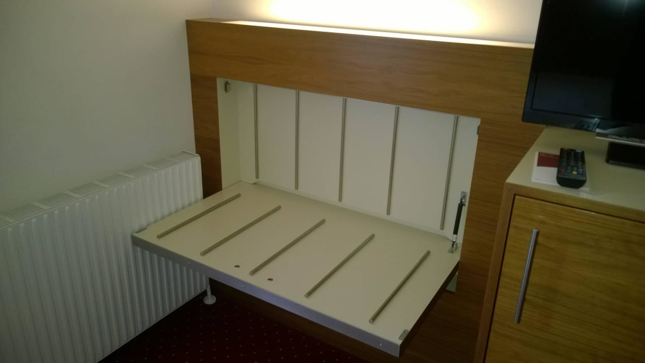 Aufklappbare Gepäckablage  Austria Trend Hotel Anatol