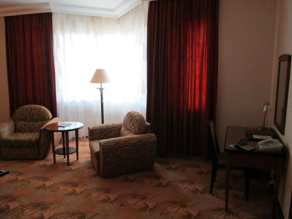 Zi. 805; Fenstererker Grand Hotel Europe