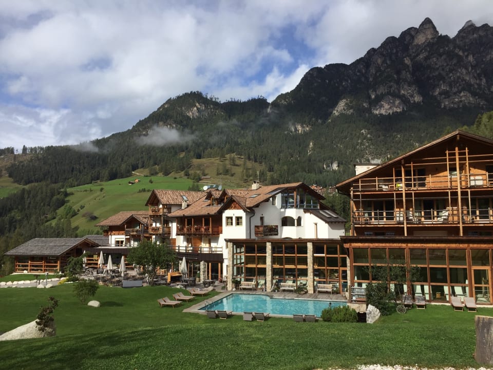 Außenansicht Cyprianerhof Dolomit Resort