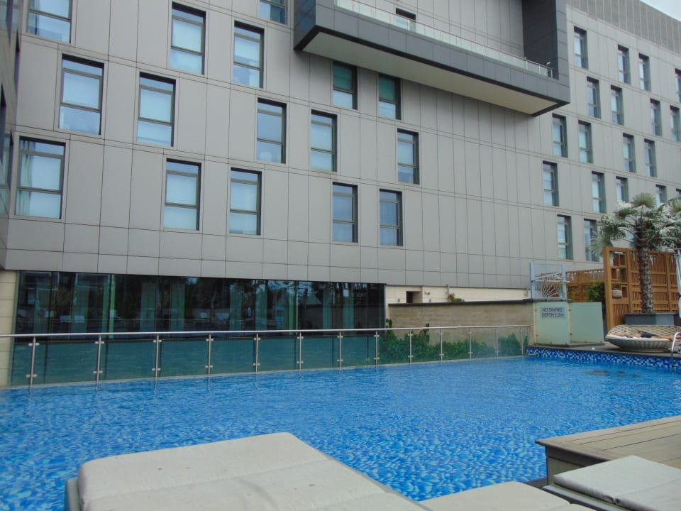 Pool Lagos Marriott Hotel Ikeja