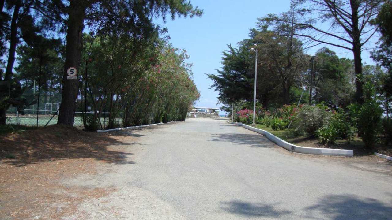 Weg zum Strand Hotel Domaine d' Anghione