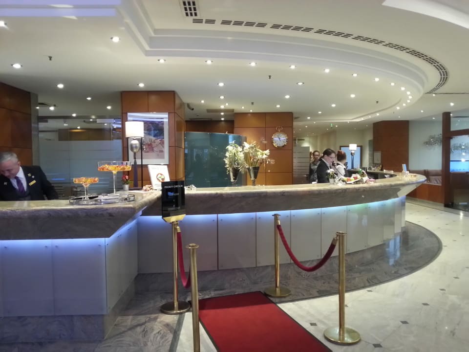 Rezeption/Concierge Hotel Palace Berlin