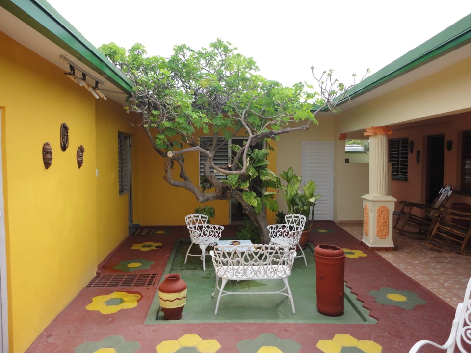 Area outside rooms Casa Mary y Angel