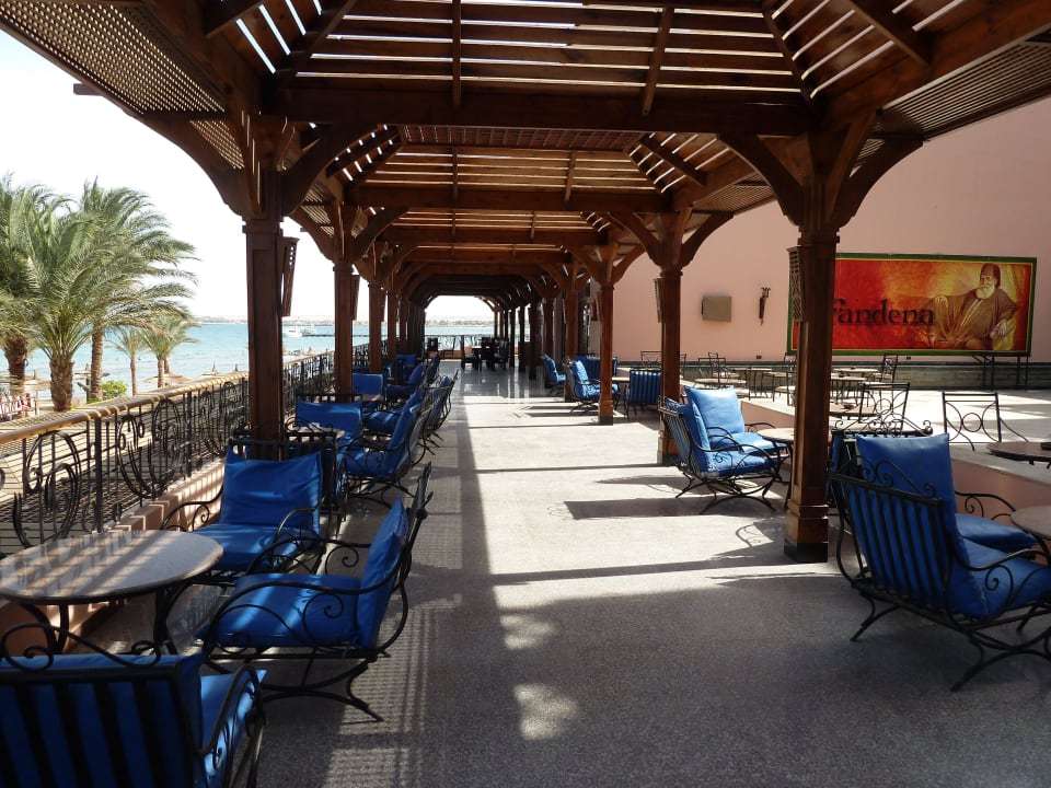 Eine von vielen Bars 1.OG Beach Albatros Resort
