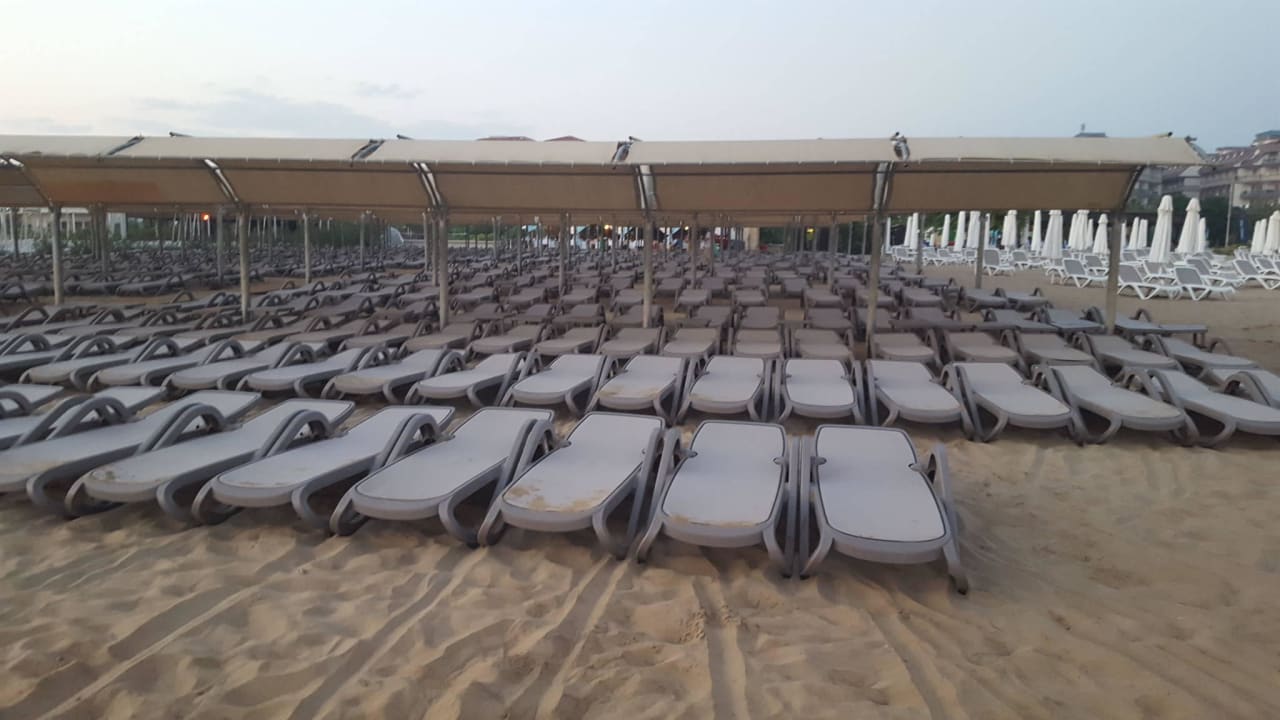 Mit Liegen zugepflastert Aydinbey Kings Palace & Spa