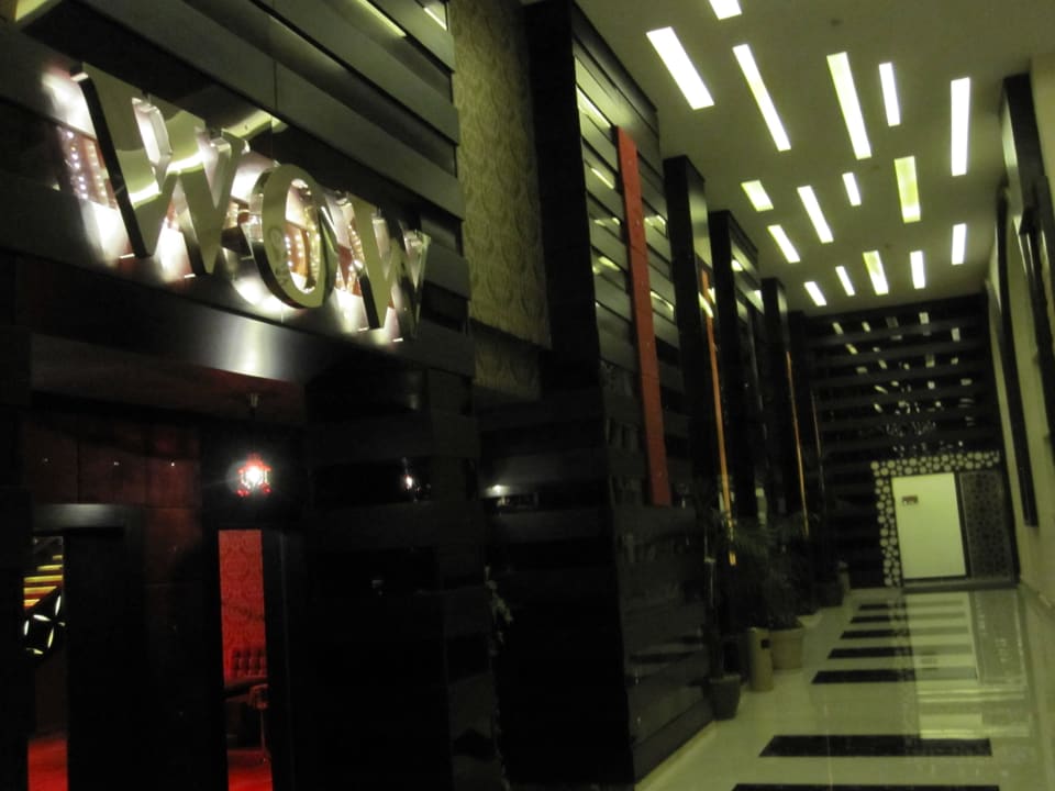 Eingang WOW-Bar Pickalbatros White Beach Resort - Hurghada