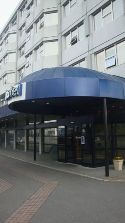 Eingang zum Hotel Hotel Ísland – Spa & Wellness Hotel