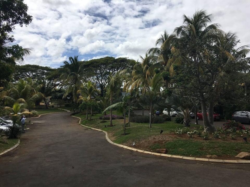 Vor dem Hoteleingang Anelia Resort & Spa