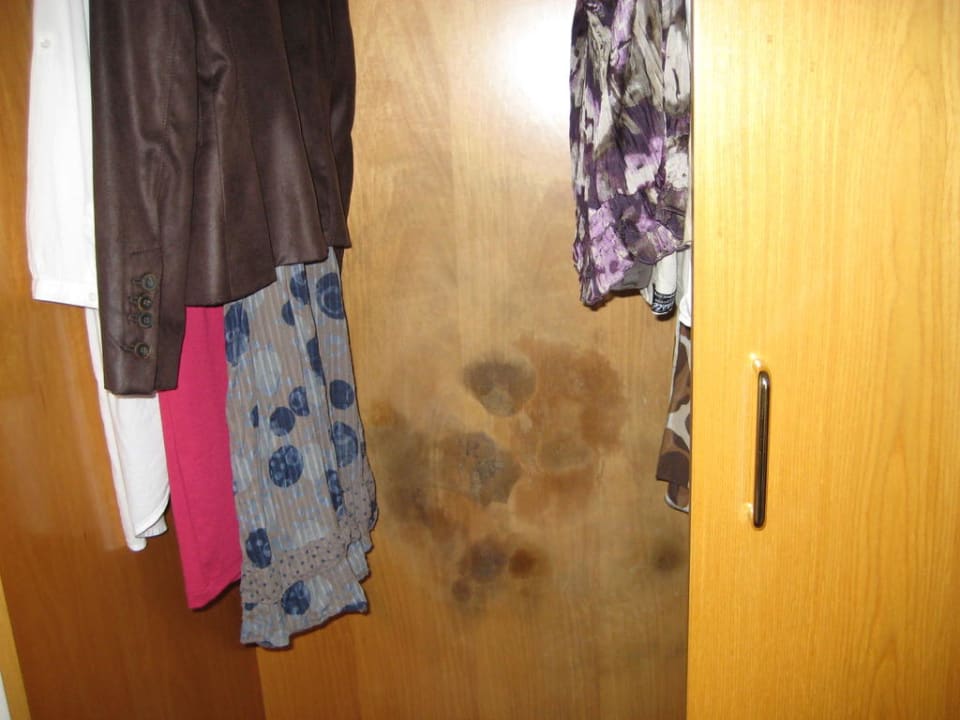 Flecken im Schrank Park Hotel Zanzanu
