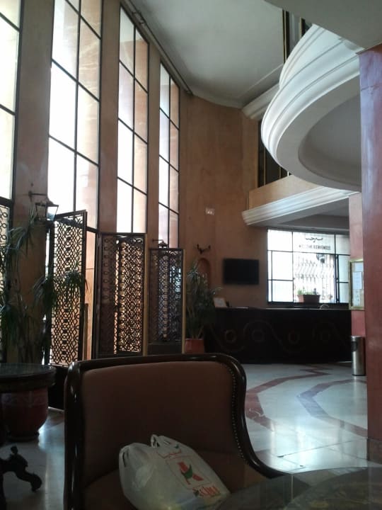 Hotellobby Blick auf die Rezeption Hotel Rembrandt