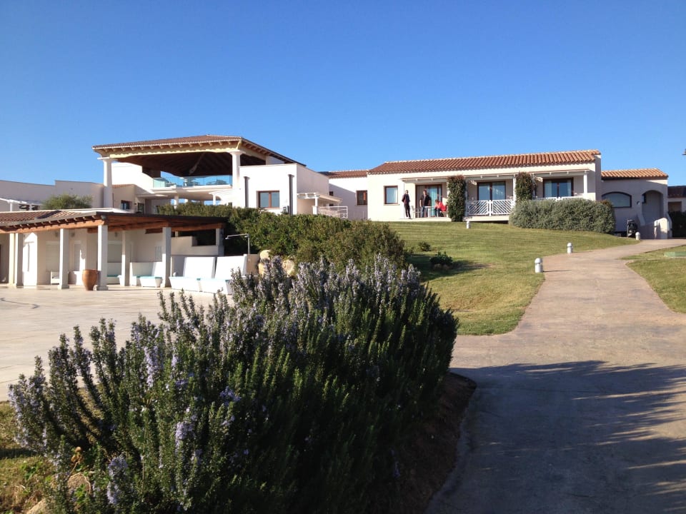 Blick auf Rezeption und Poolbar Grande Baia Resort & Spa