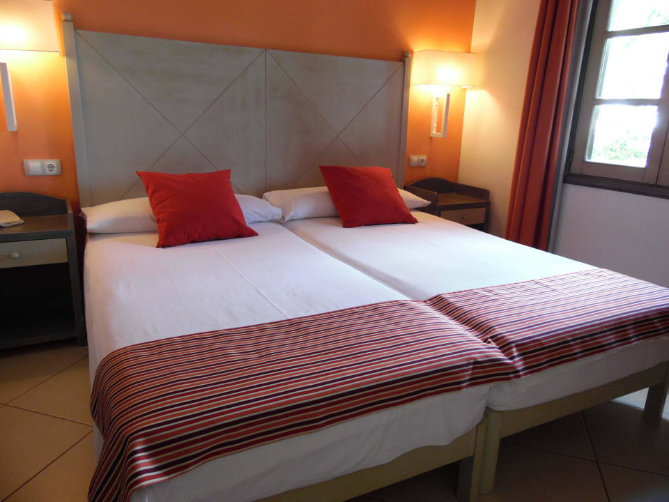 Schlafzimmer allsun App.-Hotel Albatros