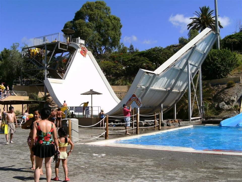 Aqualand HL Miraflor Suites Hotel