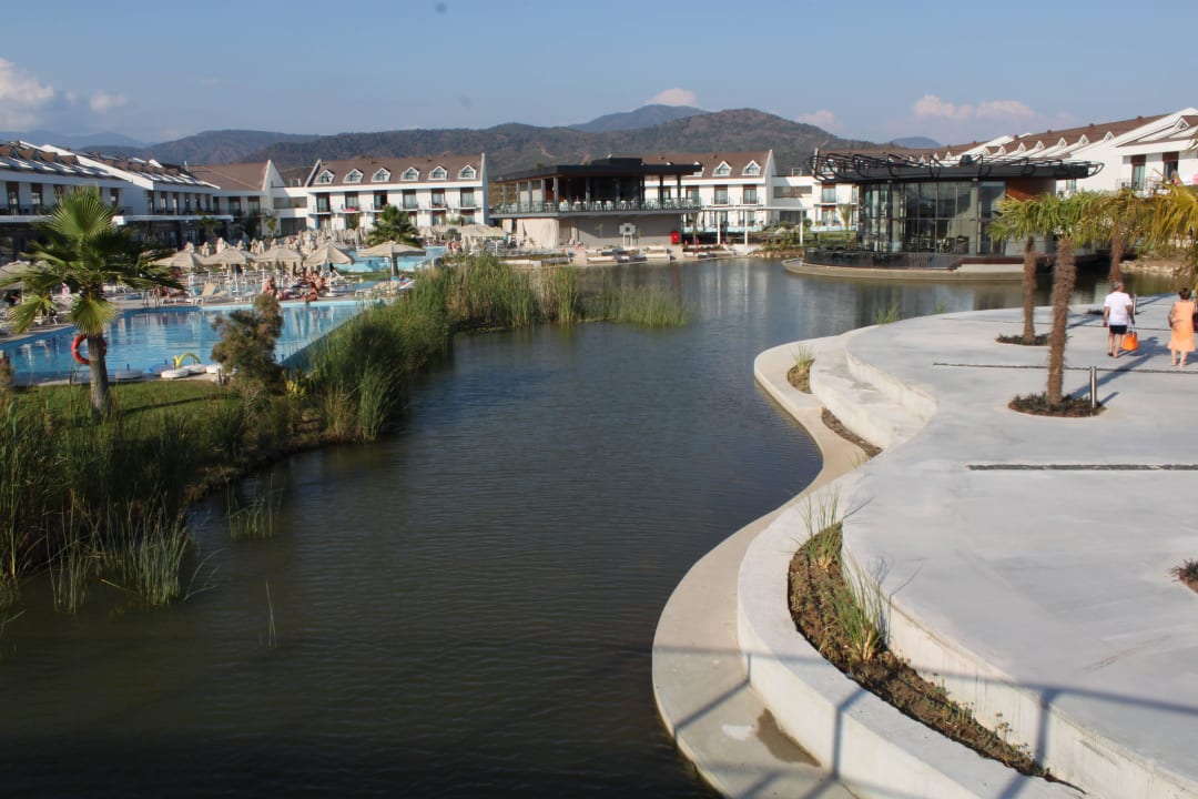 Links der Hotelpool Jiva Beach Resort