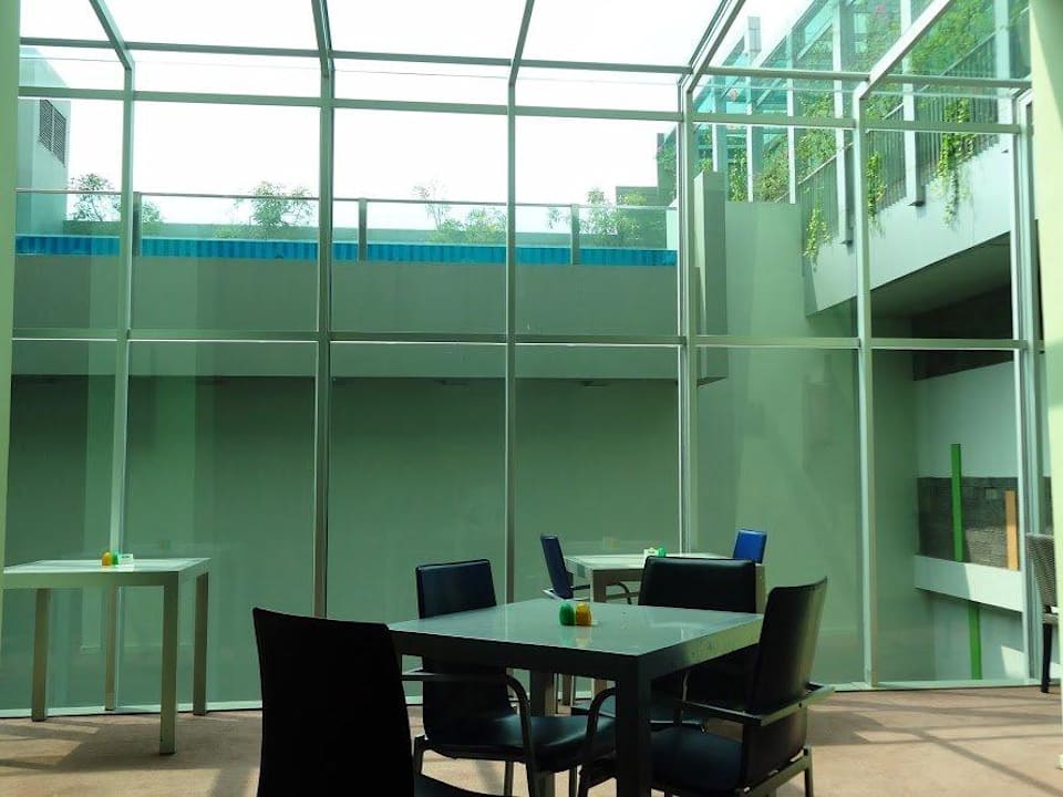 Pool view from the restaurant Hotel Sparks