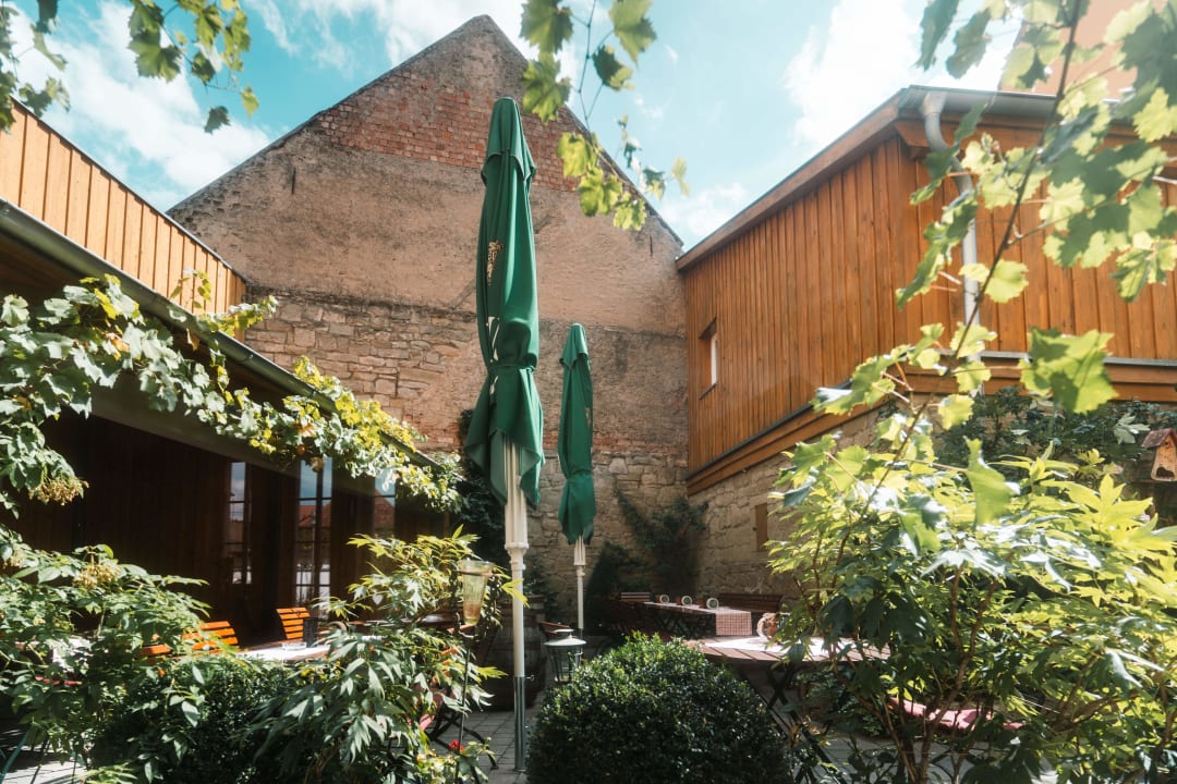 Gastro Landhotel & Weingasthof Schwarzer Adler