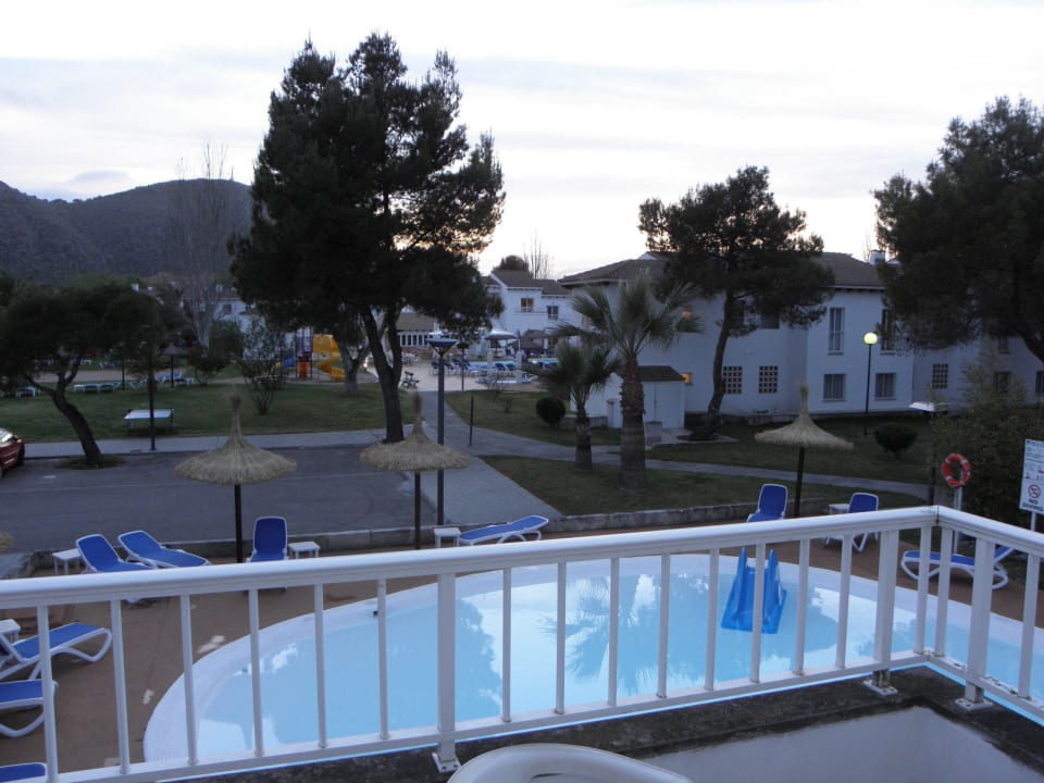 Widok z tarasu na basen dla dzieci Seaclub Alcudia Mediterranean Resort