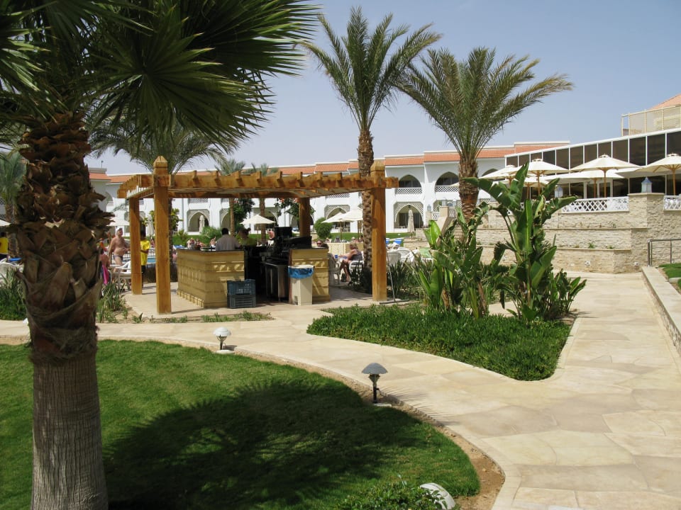 Poolbar Old Palace Resort