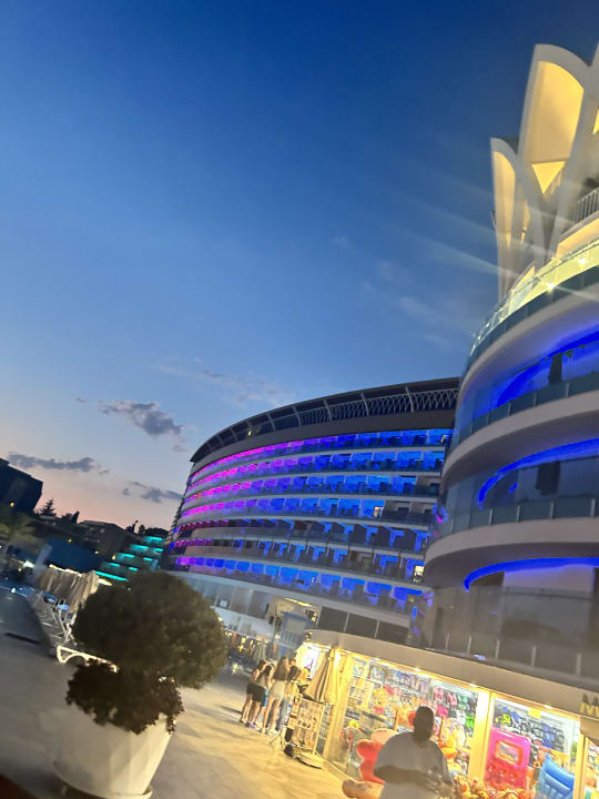 Außenansicht Granada Luxury Okurcalar