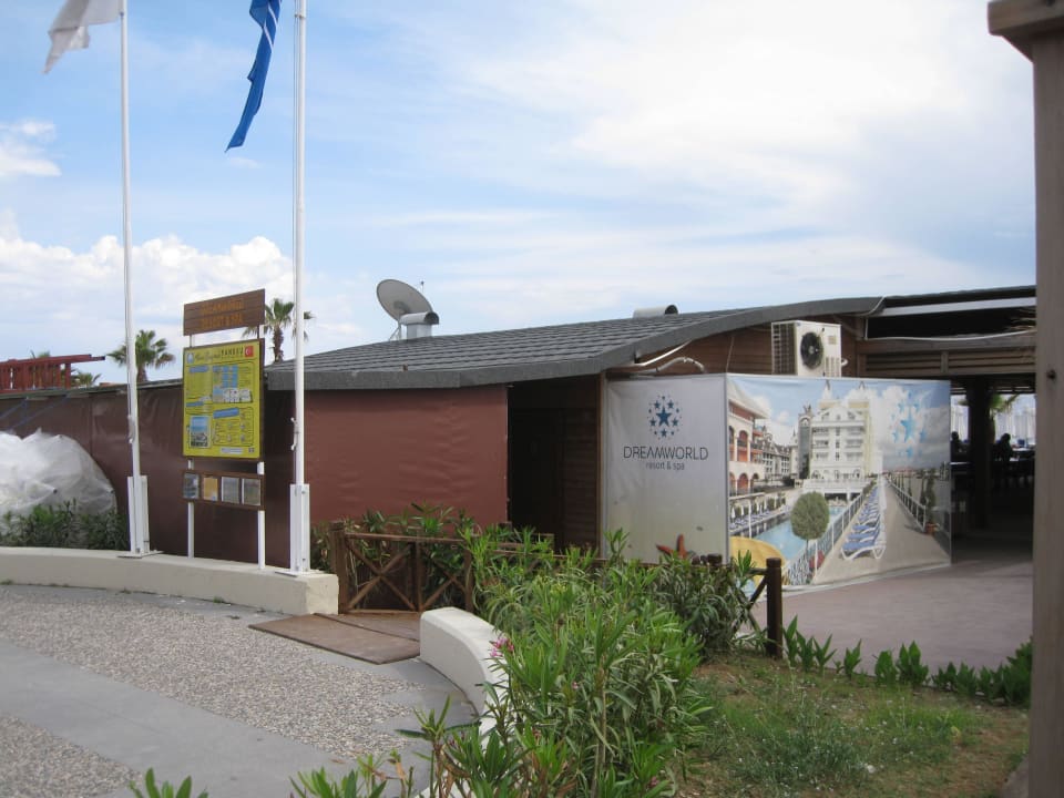 Zugang zum Strand Dream World Resort & Spa