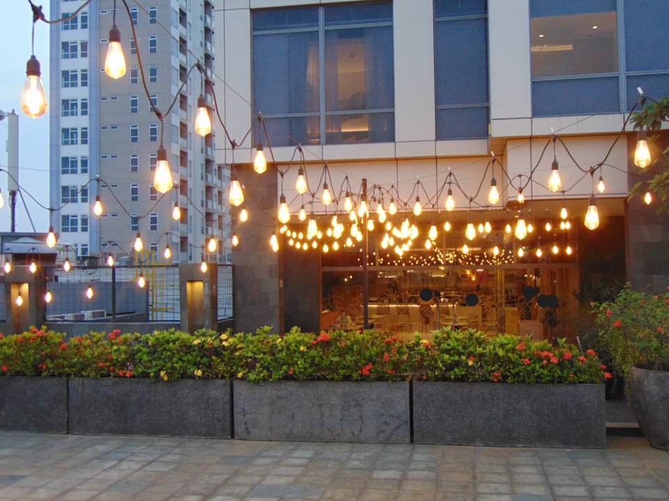 Gartenanlage Hilton Garden Inn Jakarta Taman Palem