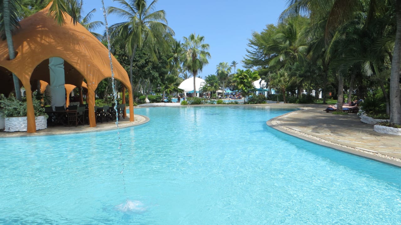 Teile der Poolanlage Hotel Southern Palms Beach Resort