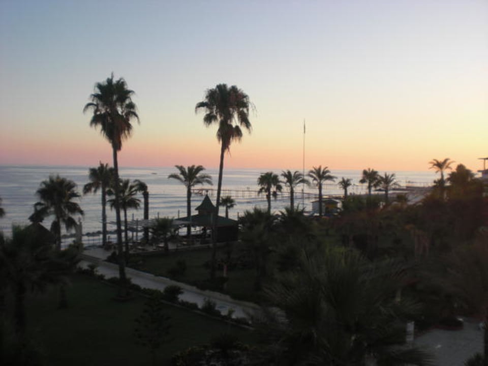 Ausblick bei Sonnenuntergang Saphir Hotel & Villas