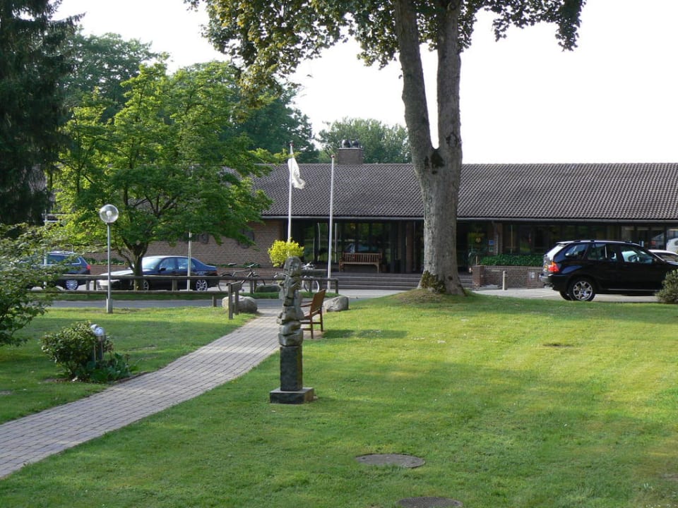 Garten und Eingang Hotel Munkebjerg