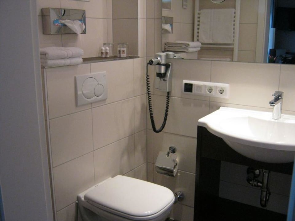 Bad mit Radio Hotel Weißes Roß