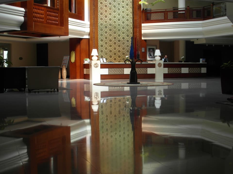 Lobby Wyndham Garden Salalah Mirbat