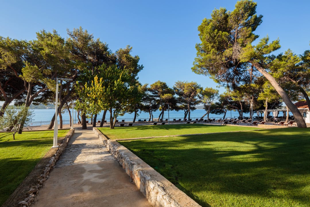 Gartenanlage Villas Arausana & Antonina