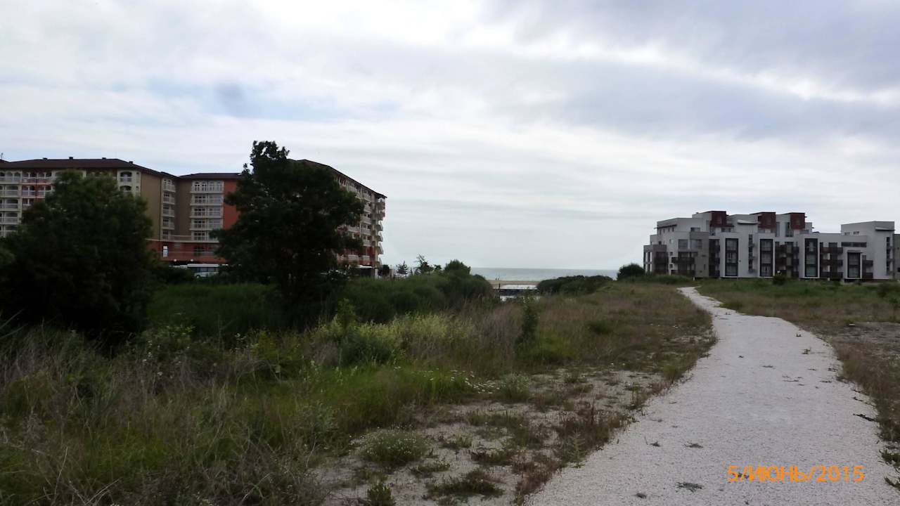 Вид на основной корпус и апартаменты Sol Luna Bay