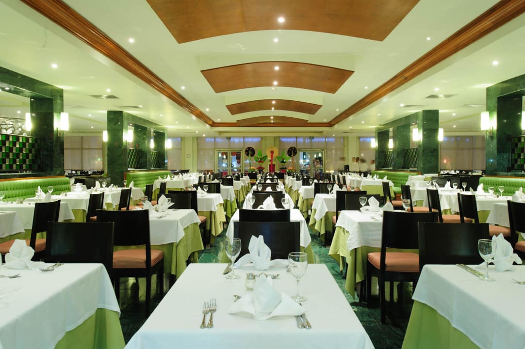 Buffet Grand Riviera Princess All Suites & Spa Resort