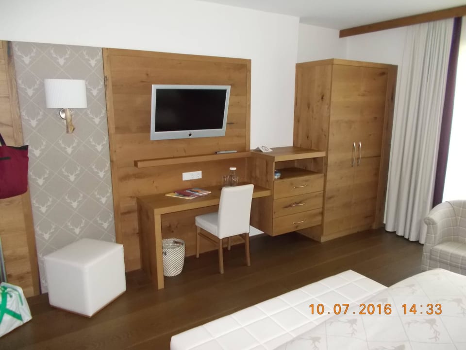 TV Schreibecke Hotel Bismarck