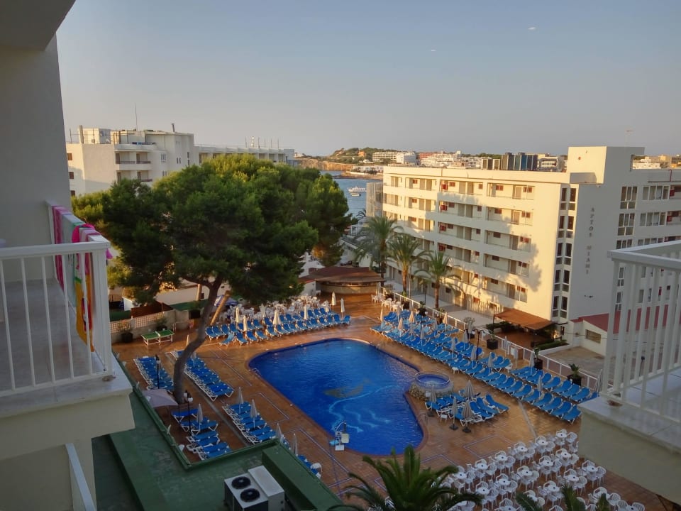 Blick auf die Poollandschaft Moon Dreams Coral Beach