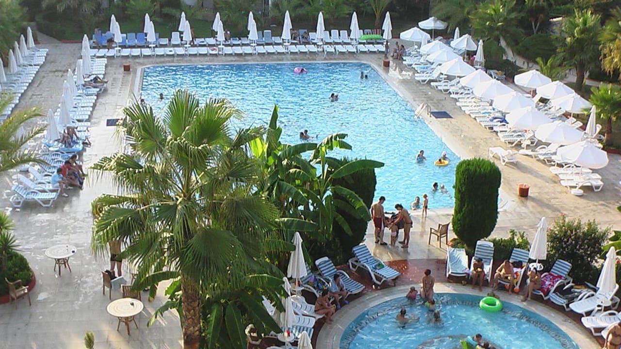 Blick von unserem Zimmer zum Relaxpool Saphir Hotel & Villas