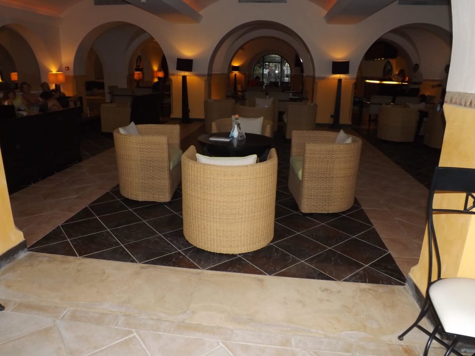 Sitzmöglichkeit in der Lobby. Sehr bequem Sentido Djerba Beach