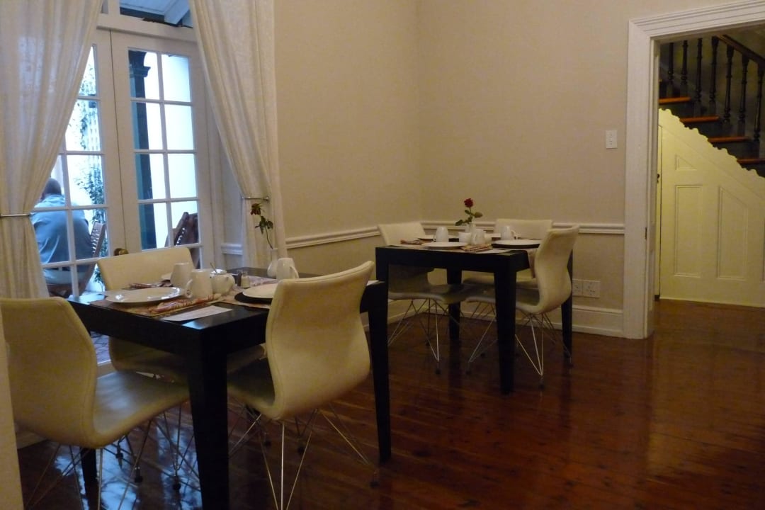 Frühstücksraum Nine Flowers Guest House