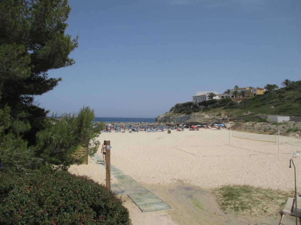 Blick von der Bar zum Hotelstrand Iberostar Waves Cala Domingos