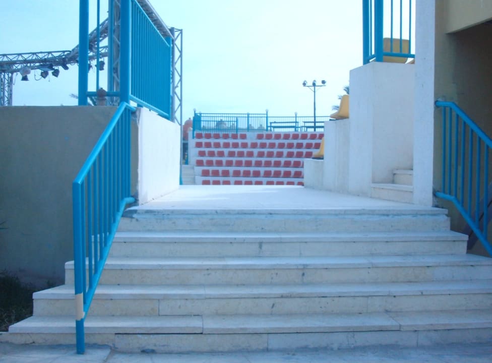 Amphitheater Hotel Titanic Palace