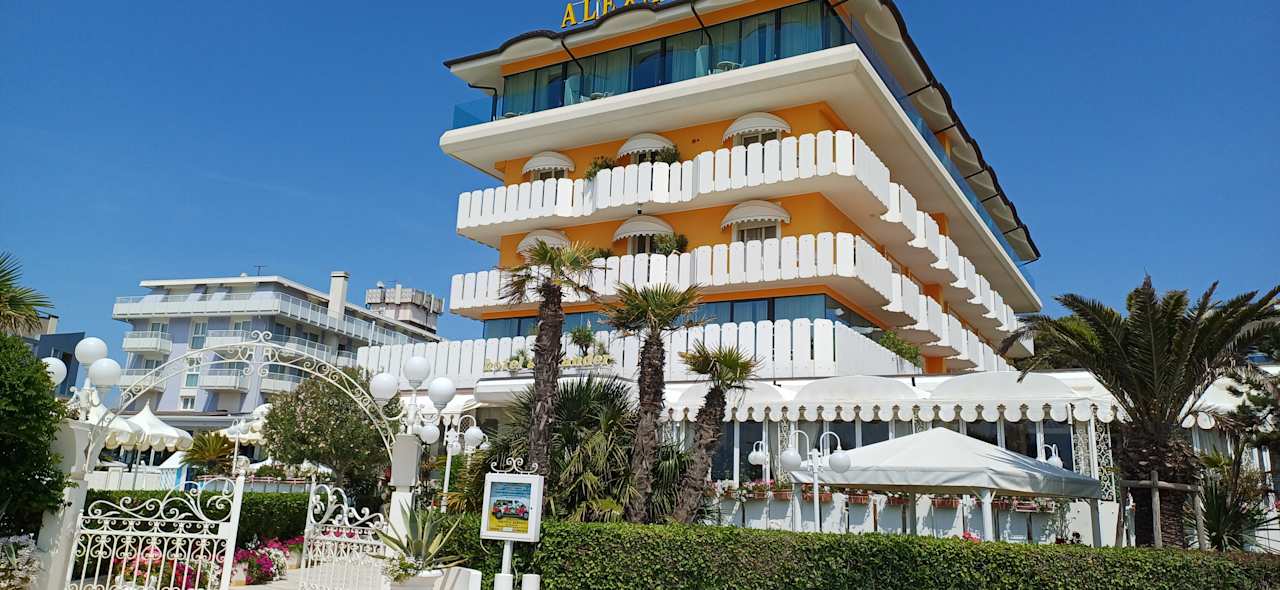 Außenansicht Hotel Alexander