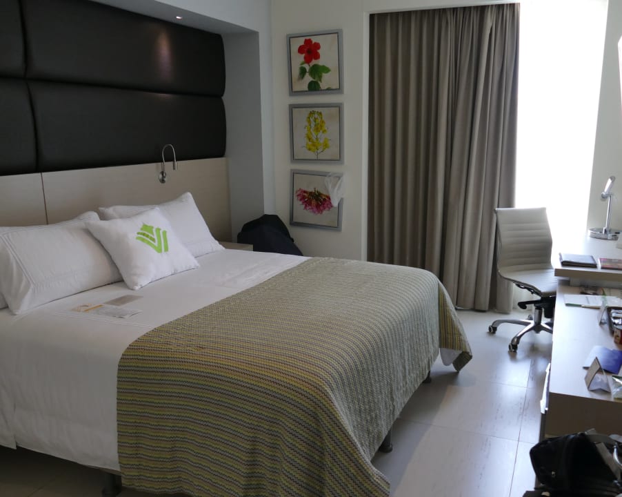 Zimmer Wyndham Garden Barranquilla
